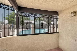 Photo #4: 2662845 Listing