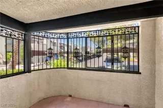 Photo #5: 2662845 Listing