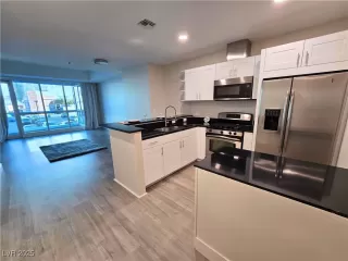 Photo #4: 2662887 Listing 