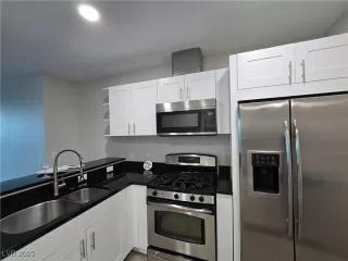Photo #5: 2662887 Listing 