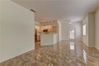 Photo #4: 2662909 Listing 