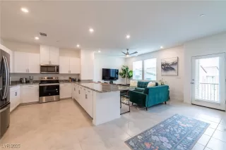 More Details about MLS # 2662911 : 6138 GARDEN OASIS STREET