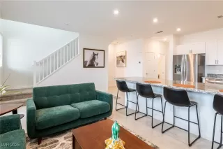 Photo #3: 2662911 Listing 