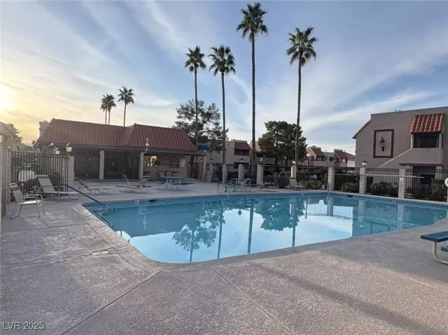 MLS: 2662927 Condo For Sale