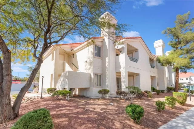 MLS: 2662929 Condo For Sale