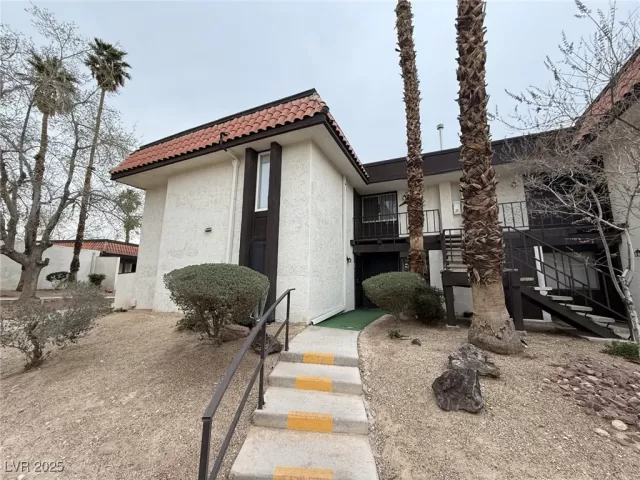 MLS: 2662941 Condo For Sale