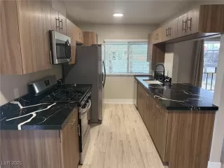 Photo #4: 2662941 Listing 