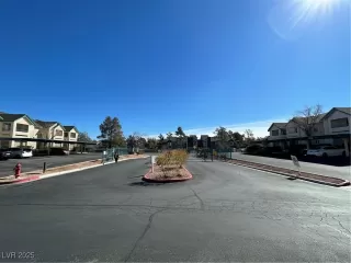 Photo #1: 2662958 Listing 