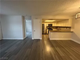 Photo #6: 2663030 Listing 