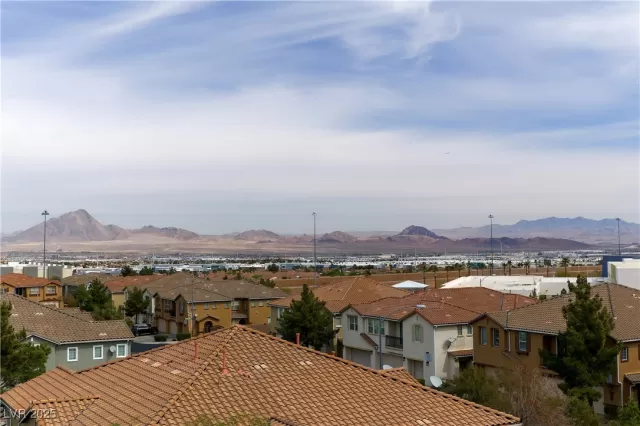 MLS: 2663036 Condo For Sale