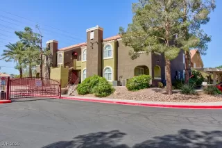 Photo #2: 2663046 Listing