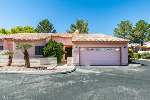 MLS: 2663049 Condo For Sale