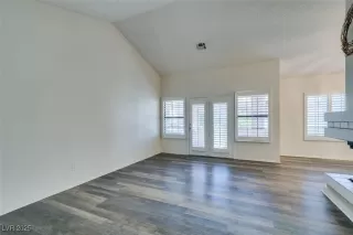 Photo #2: 2663049 Listing