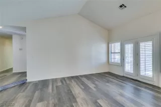 Photo #3: 2663049 Listing
