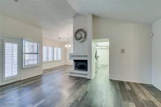 Photo #5: 2663049 Listing