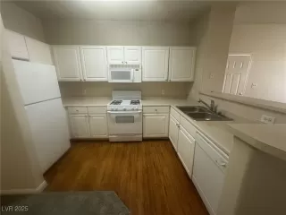 Photo #4: 2663082 Listing 