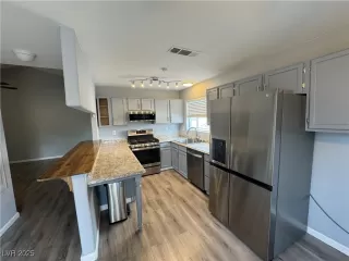 Photo #1: 2663092 Listing 