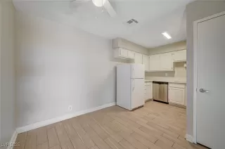 Photo #5: 2663108 Listing