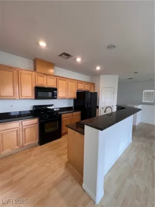Photo #2: 2663119 Listing 
