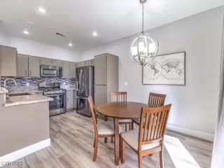 Photo #3: 2663138 Listing 