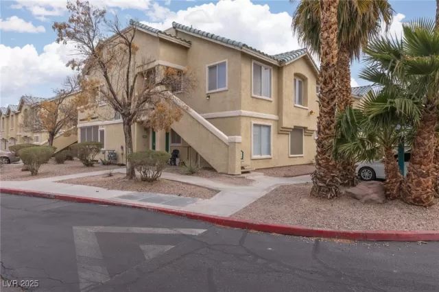 MLS: 2663167 Condo For Sale