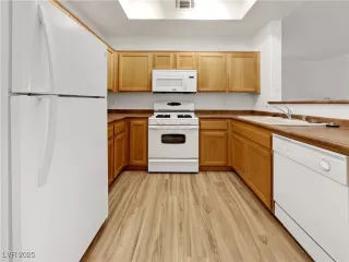 Photo #5: 2663229 Listing