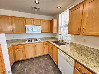 Photo #2: 2663301 Listing 