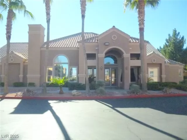 MLS: 2663310 Condo For Sale