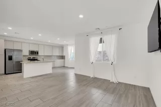 Photo #4: 2663344 Listing