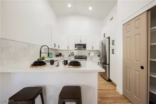 Photo #2: 2663355 Listing 