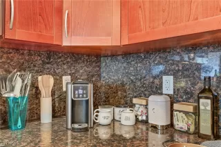 Photo #1: 2663363 Listing 