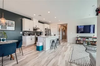 Photo #5: 2663435 Listing