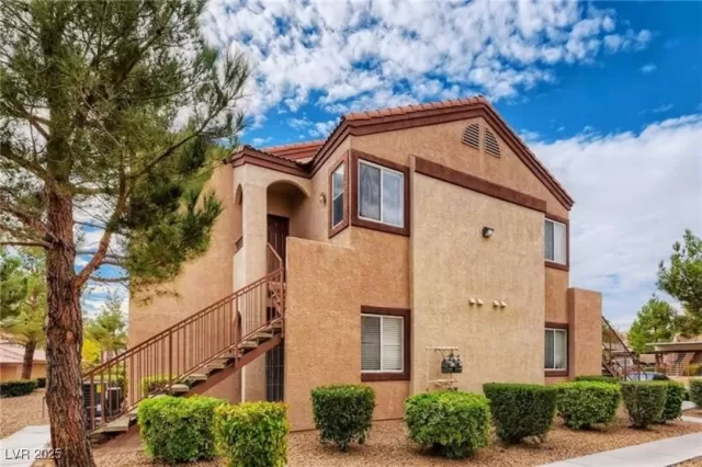 MLS: 2663445 Condo For Sale