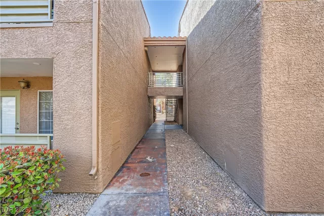 MLS: 2663581 Condo For Sale