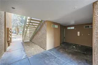 Photo #2: 2663581 Listing