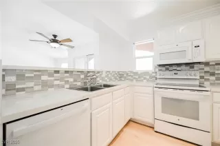 Photo #1: 2663590 Listing 