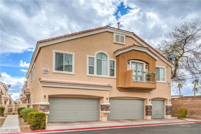 MLS: 2663627 Condo For Sale