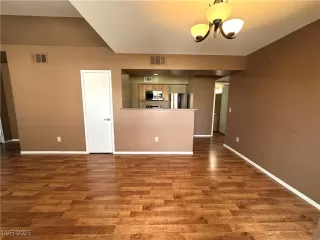 Photo #4: 2663632 Listing