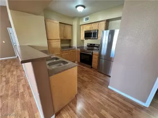 Photo #6: 2663632 Listing