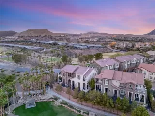 Photo #5: 2663633 Listing