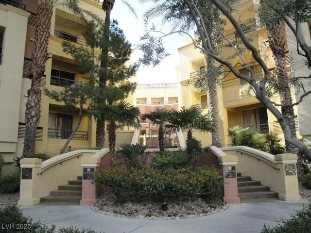 MLS: 2663660 Condo For Sale