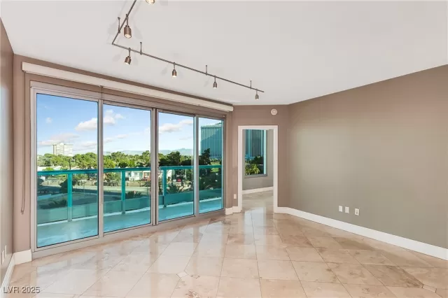 MLS: 2663661 Condo For Sale