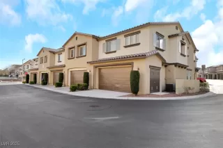 Photo #1: 2663689 Listing 