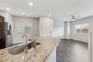 Photo #4: 2663708 Listing 