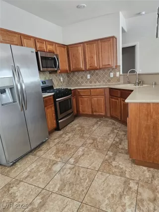 Photo #3: 2663782 Listing 