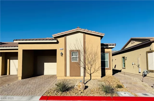MLS: 2663852 Condo For Sale