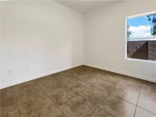 Photo #4: 2663862 Listing 