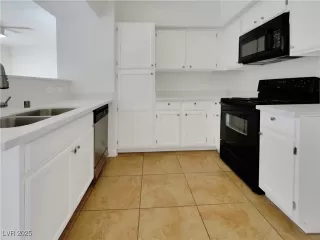 Photo #5: 2663862 Listing 