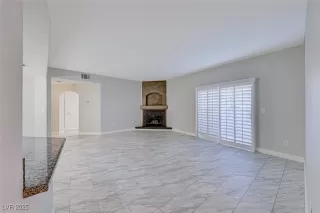 Photo #4: 2663884 Listing