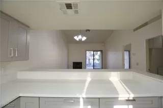 Photo #5: 2663929 Listing 